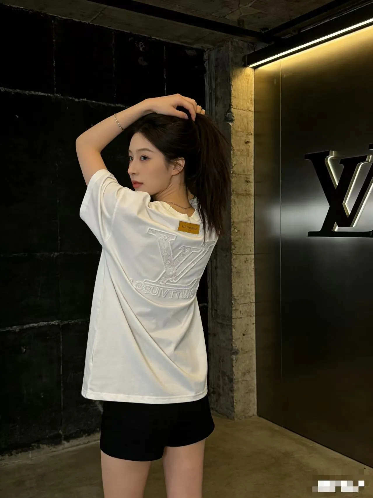 Louis Vuitton/Louis Vuitton chest dark pattern old flower embroidered short sleeves